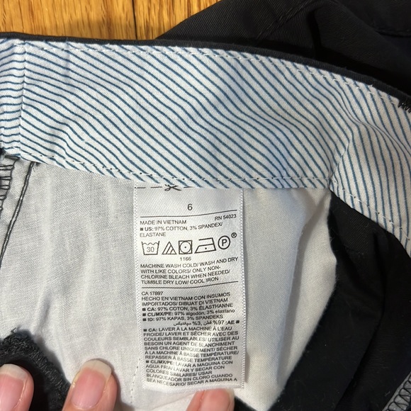 Old Navy Shorts - Picture 3 of 5